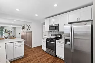 2733 Louisiana Ave S, Saint Louis Park, MN 55426 - Photo 13