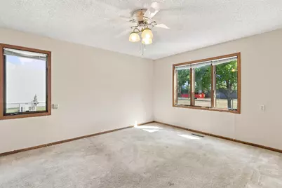 57 Sycamore Street W, Saint Paul, MN 55117 - Photo 9