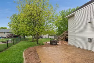 937 S Cedar St, Belle Plaine, MN 56011 - Photo 25