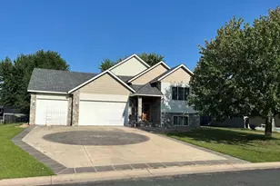937 S Cedar St, Belle Plaine, MN 56011 - Photo 1