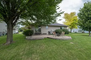 240 Grovebrook Circle, Mankato, MN 56001 - Photo 5