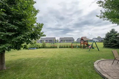 240 Grovebrook Circle, Mankato, MN 56001 - Photo 9