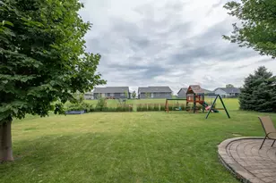 240 Grovebrook Circle, Mankato, MN 56001 - Photo 9