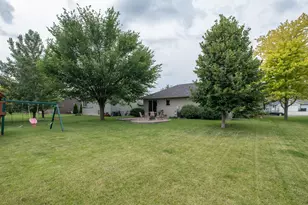 240 Grovebrook Circle, Mankato, MN 56001 - Photo 11