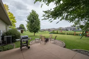 240 Grovebrook Circle, Mankato, MN 56001 - Photo 7