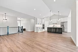 529 Chapman Hills Ct, Hudson, WI 54016 - Photo 11