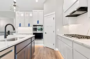 529 Chapman Hills Ct, Hudson, WI 54016 - Photo 3
