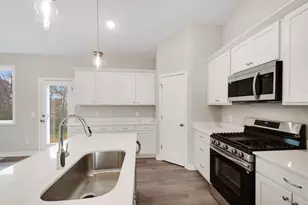 2157 Westpointe Dr, Hastings, MN 55033 - Photo 9