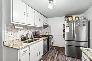 263 Cottage Ave W, Saint Paul, MN 55117 - Photo 15