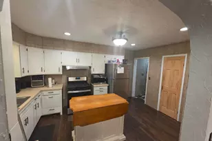 409 N Prairie St, Sherburn, MN 56171 - Photo 3
