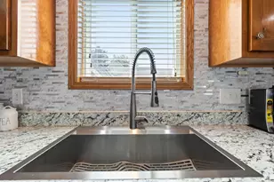 49 Wyoming St W, Saint Paul, MN 55107 - Photo 11