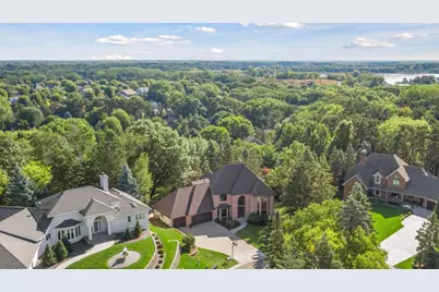 685 Valley View Court, Shoreview, MN 55126 - Photo 3