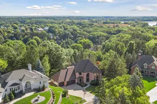 685 Valley View Ct, Shoreview, MN 55126 - Photo 3