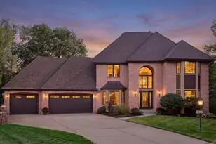 685 Valley View Ct, Shoreview, MN 55126 - Photo 1