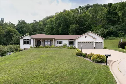 705 12th Court, La Crescent, MN 55947 - Photo 1