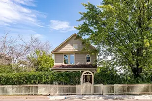 410 E 7th St, Duluth, MN 55805 - Photo 1