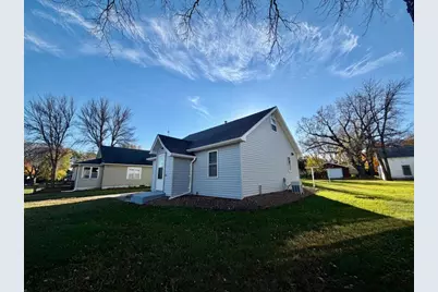 714 S Elm Street, Lamberton, MN 56152 - Photo 3