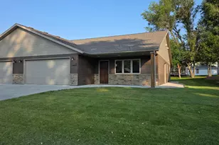 205 Custer Ave N, Canby, MN 56220 - Photo 1