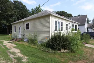 105 Atlantic Ave E, Badger, MN 56714 - Photo 3
