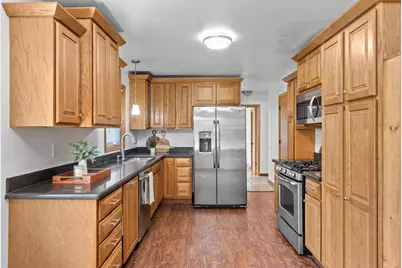 13709 Thomas Avenue S, Burnsville, MN 55337 - Photo 7