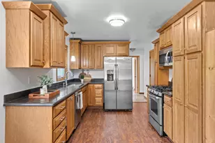 13709 Thomas Ave S, Burnsville, MN 55337 - Photo 7