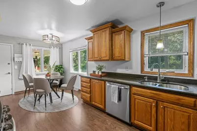 13709 Thomas Avenue S, Burnsville, MN 55337 - Photo 9