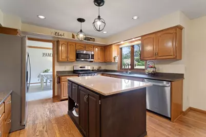 7020 Beacon Circle, Eden Prairie, MN 55346 - Photo 3