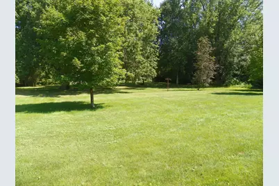 471 Coleman Avenue E, Eden Valley, MN 55329 - Photo 9