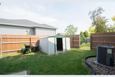 2304 36th Street S, Moorhead, MN 56560 - Photo 45