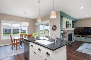 1290 Parkview Ct, Shakopee, MN 55379 - Photo 11