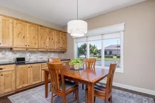 1290 Parkview Ct, Shakopee, MN 55379 - Photo 23