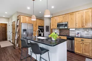 1290 Parkview Ct, Shakopee, MN 55379 - Photo 7