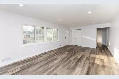 6412 Indiana Avenue N, Brooklyn Center, MN 55429 - Photo 3