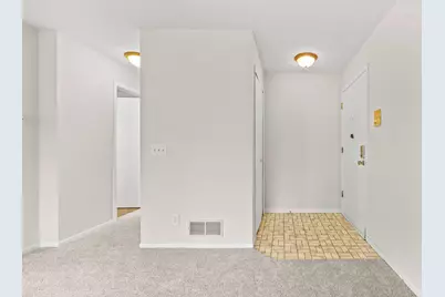 1049 Greenhaven Drive, Vadnais Heights, MN 55127 - Photo 9