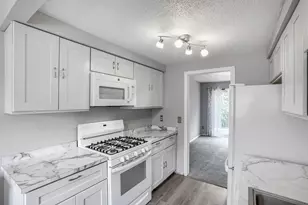 12217 Drake St NW, Coon Rapids, MN 55448 - Photo 11