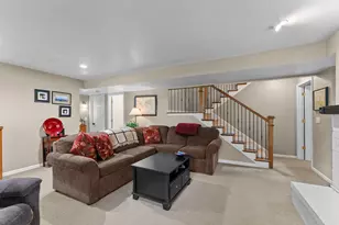 160 Bluff Ridge Ct, Chanhassen, MN 55317 - Photo 35
