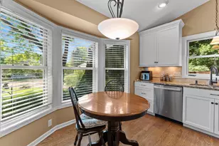 160 Bluff Ridge Ct, Chanhassen, MN 55317 - Photo 25