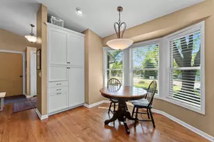 160 Bluff Ridge Ct, Chanhassen, MN 55317 - Photo 23
