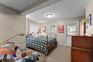 160 Bluff Ridge Ct, Chanhassen, MN 55317 - Photo 43