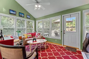 160 Bluff Ridge Ct, Chanhassen, MN 55317 - Photo 21
