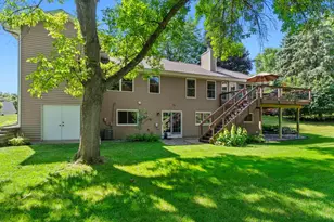 160 Bluff Ridge Ct, Chanhassen, MN 55317 - Photo 53