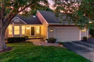 160 Bluff Ridge Ct, Chanhassen, MN 55317 - Photo 9