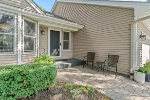 160 Bluff Ridge Ct, Chanhassen, MN 55317 - Photo 11