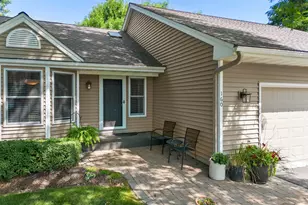 160 Bluff Ridge Ct, Chanhassen, MN 55317 - Photo 3