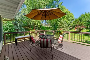 160 Bluff Ridge Ct, Chanhassen, MN 55317 - Photo 49