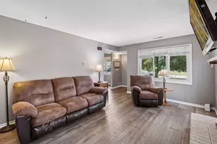1748 Karis Way, Eagan, MN 55122 - Photo 3