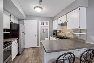 1748 Karis Way, Eagan, MN 55122 - Photo 5