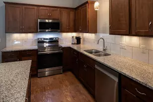 304 Tanager Rd, Mankato, MN 56001 - Photo 9