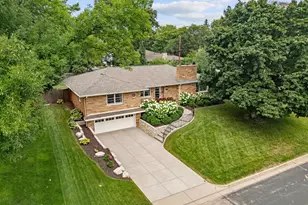 5234 Hollywood Rd, Edina, MN 55436 - Photo 53