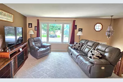 2213 20th Avenue SW, Willmar, MN 56201 - Photo 9